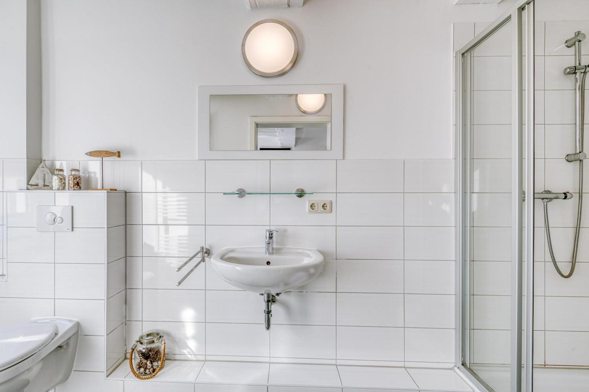 Seehus - Wassergrundstueck, Sauna Und Bootsliegeplatz Malchow  Exterior foto